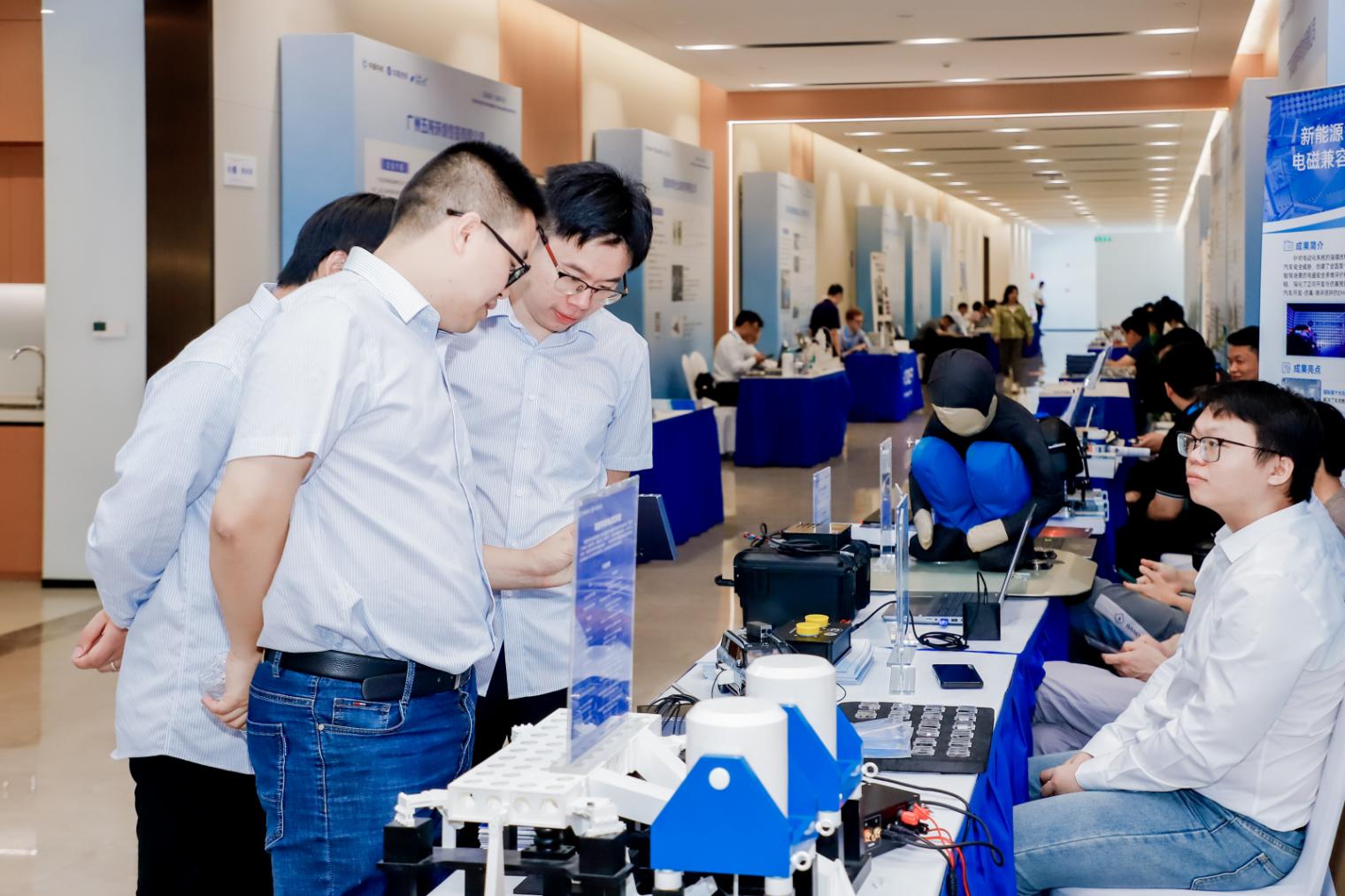 中国汽研华东能力发布会暨智联汽车与核心部件前沿技术研讨会召开