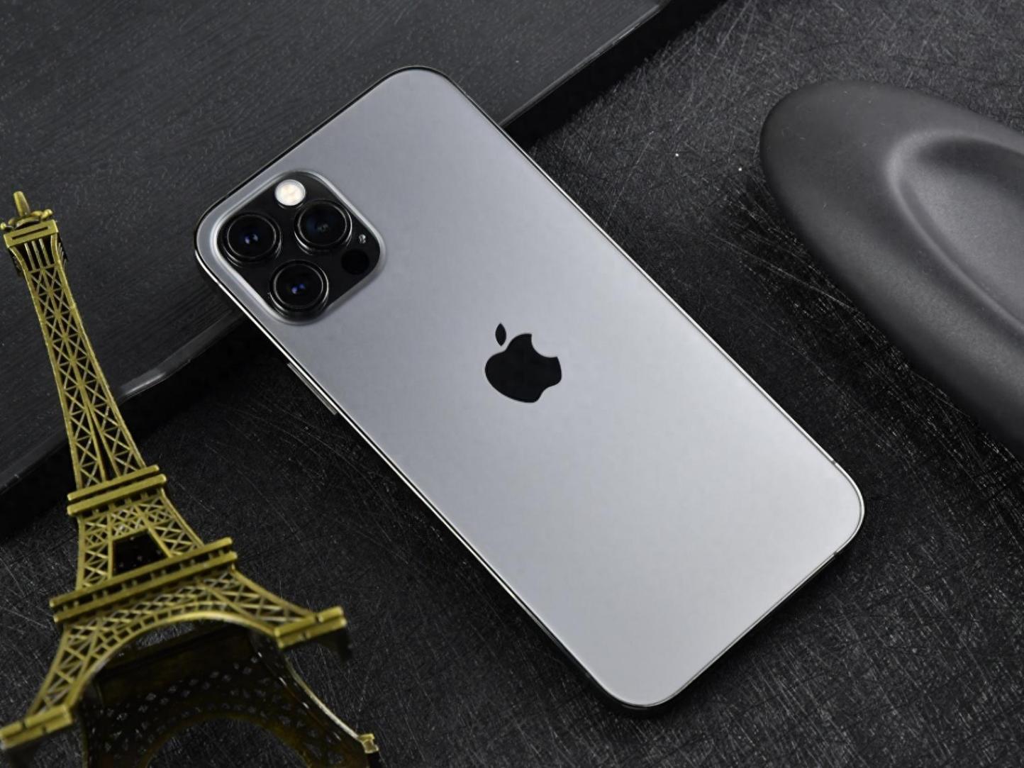 Get一点:iPhone用了好几年的内置磁吸,为什么安卓手机没几家用?